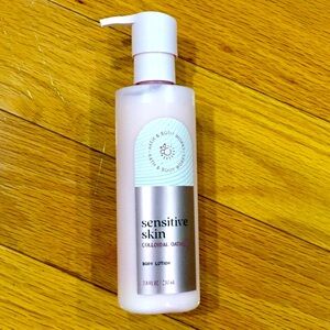 NWT Bath & Body Works Sensitive Skin Colloidal Oatmeal Body Lotion
